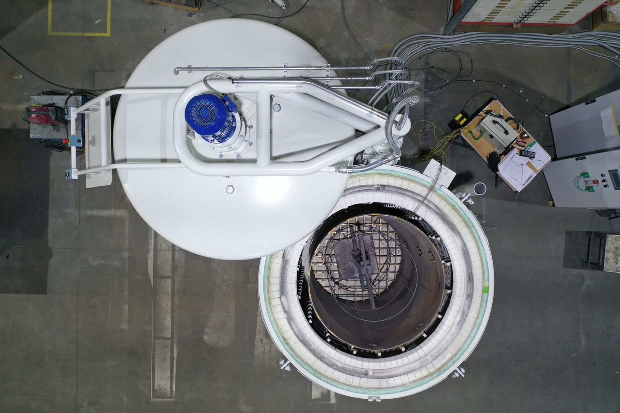 Forni a pozzo HTS per trattamenti termici industriali di alta precisione Forni a pozzo HTS per trattamenti termici industriali di alta precisione